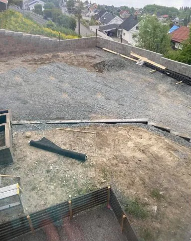 Område under utgraving og klargjøring med grusunderlag. 